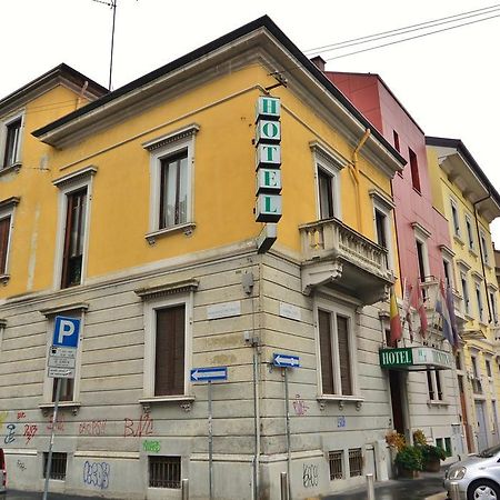 Hotel Trentina Milan Bagian luar foto