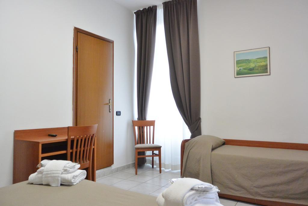 Hotel Trentina Milan Bagian luar foto