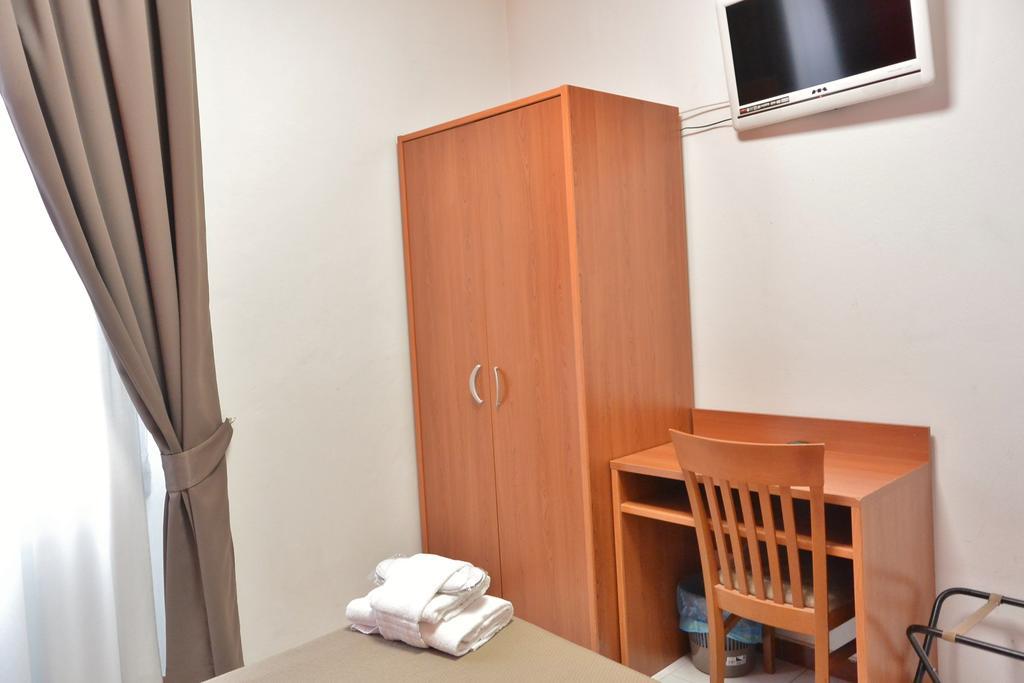 Hotel Trentina Milan Bagian luar foto