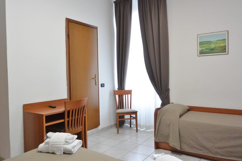 Hotel Trentina Milan Bagian luar foto