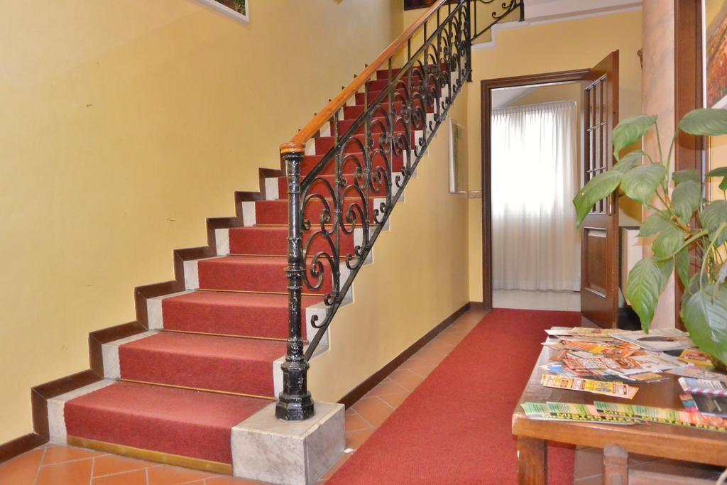 Hotel Trentina Milan Bagian luar foto