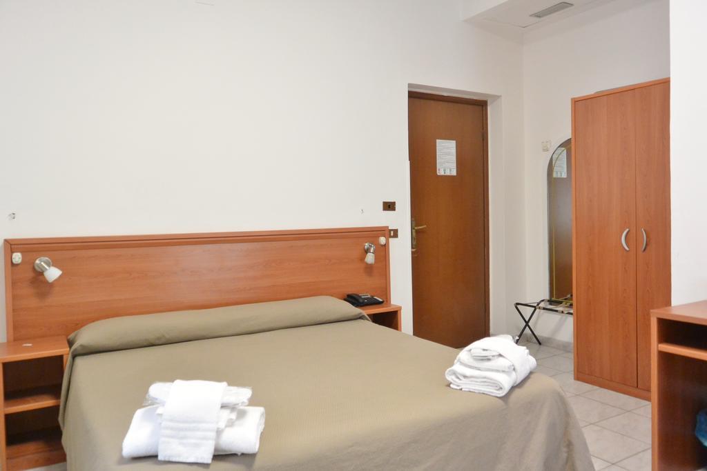 Hotel Trentina Milan Bagian luar foto
