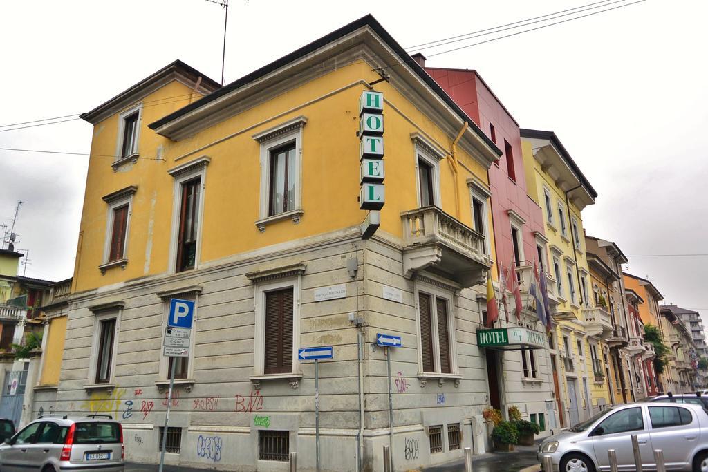 Hotel Trentina Milan Bagian luar foto