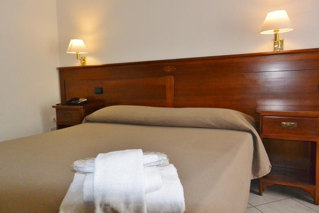 Hotel Trentina Milan Bagian luar foto