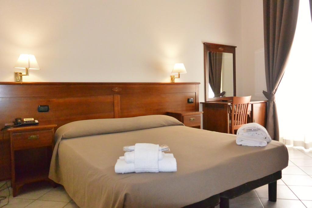 Hotel Trentina Milan Bagian luar foto